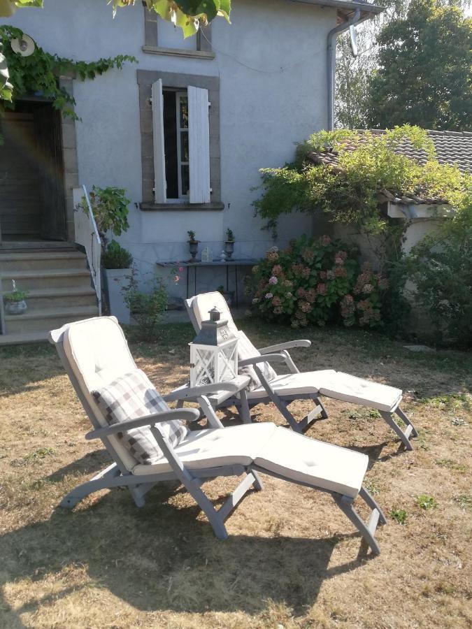 Chambre D'Hote Equestre Au Petit Bonheur Chateldon Eksteriør billede