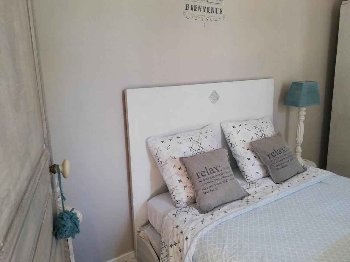 Chambre D'Hote Equestre Au Petit Bonheur Chateldon Eksteriør billede